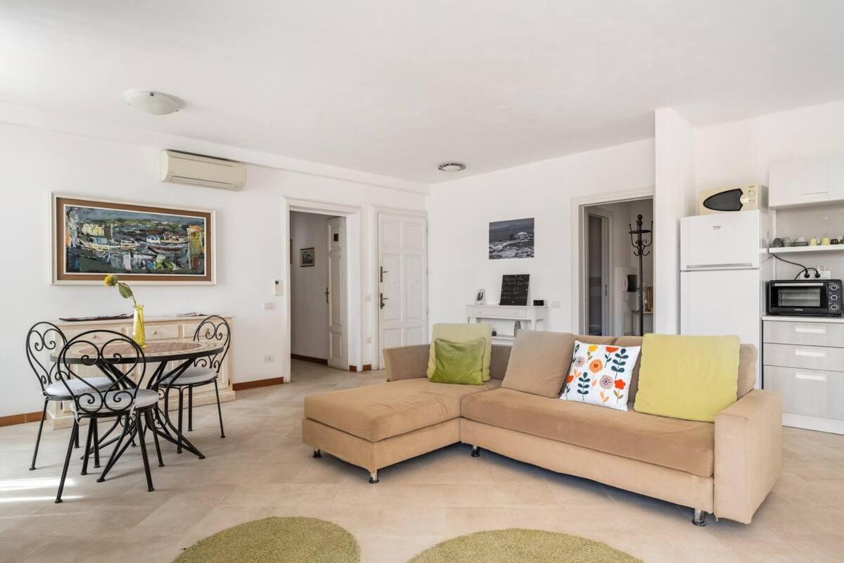 B&B Affittacamere Via Del Centro La Maddalena  Exteriér fotografie