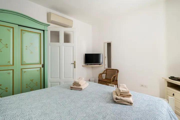 B&B Affittacamere Via Del Centro La Maddalena  Exteriér fotografie